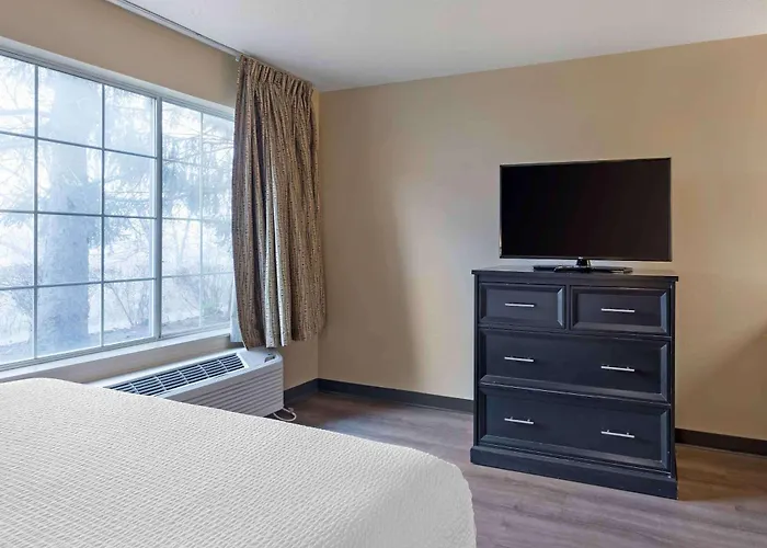 Extended Stay America Select Suites - St Louis - Airport - Central